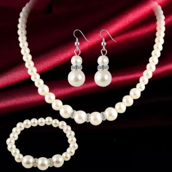 Crystal Beads Pearls Necklace Ear Rings and Bracelet Set NEW - Picture 1 of 4